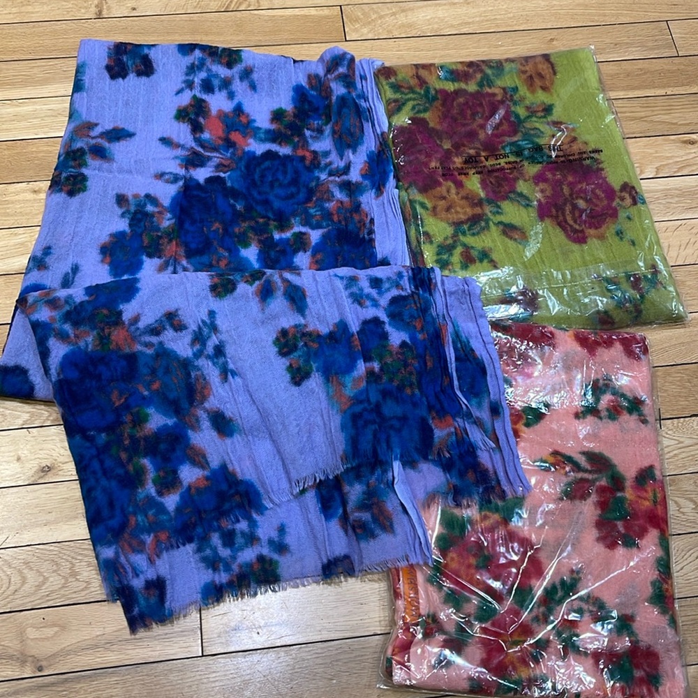 Moshka find woven 100% wool scarves multiple colors🌸🪻🌷